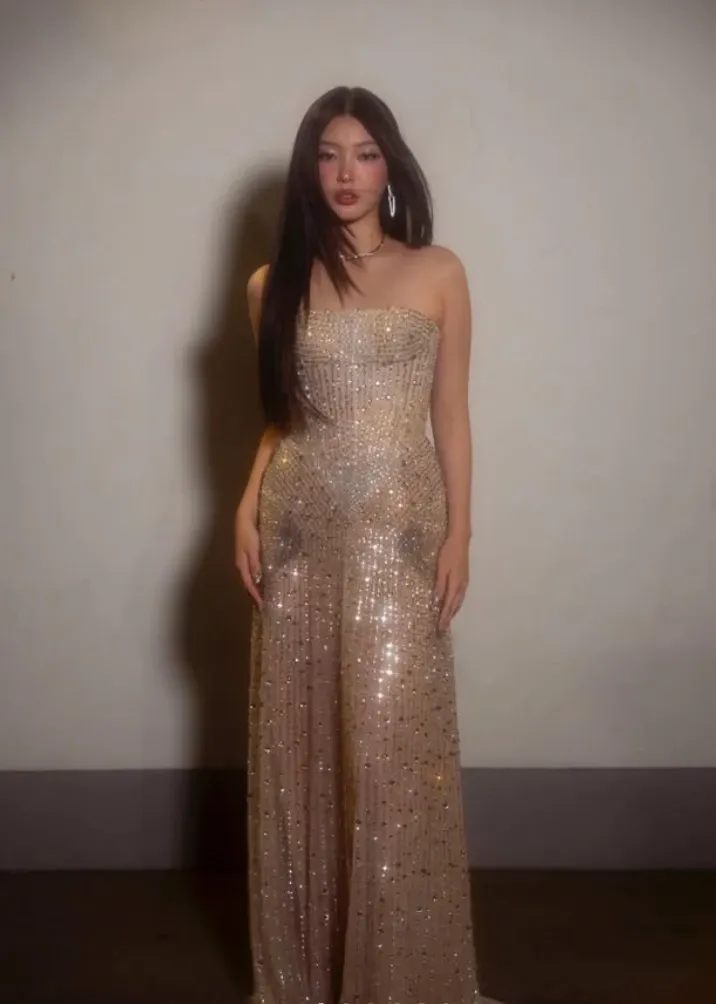 윤채 (캣츠아이) 커뮤니티에서 인기있는 오늘의 배경화면