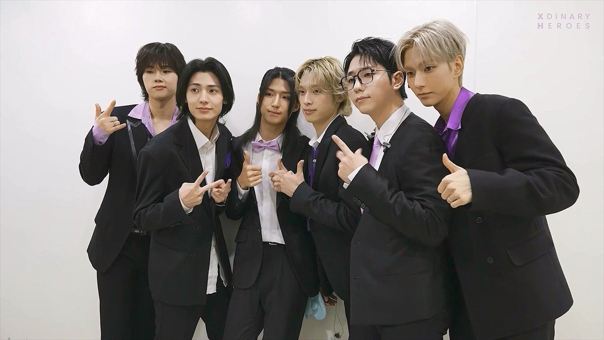 A moment captured by Xdinary Heroes's fan