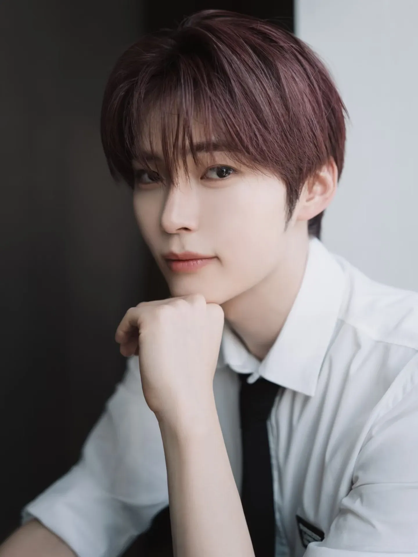 Latest photo of Sung Hanbin (ZEROBASEONE)