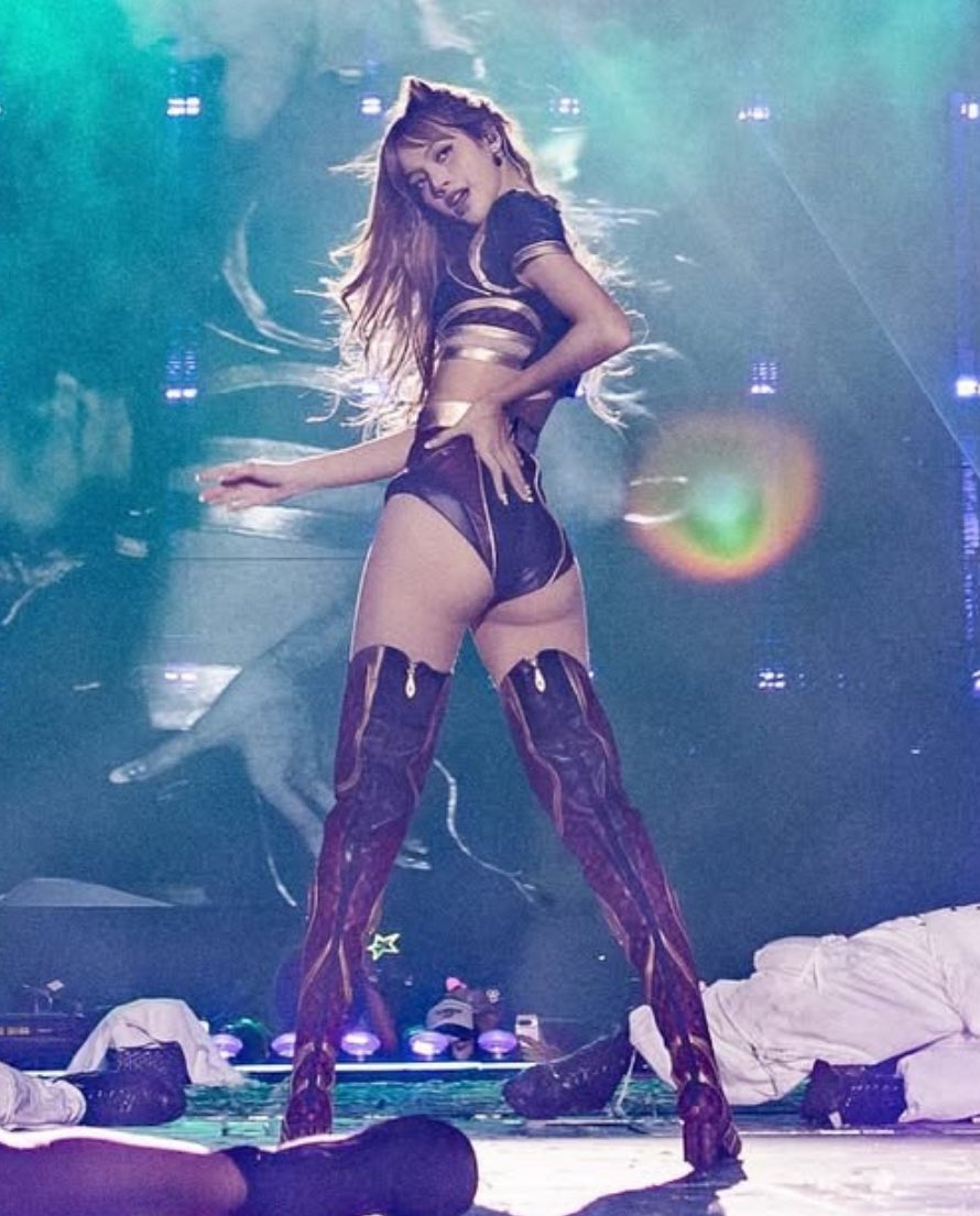 Lisa (BLACKPINK)的最新活动照片