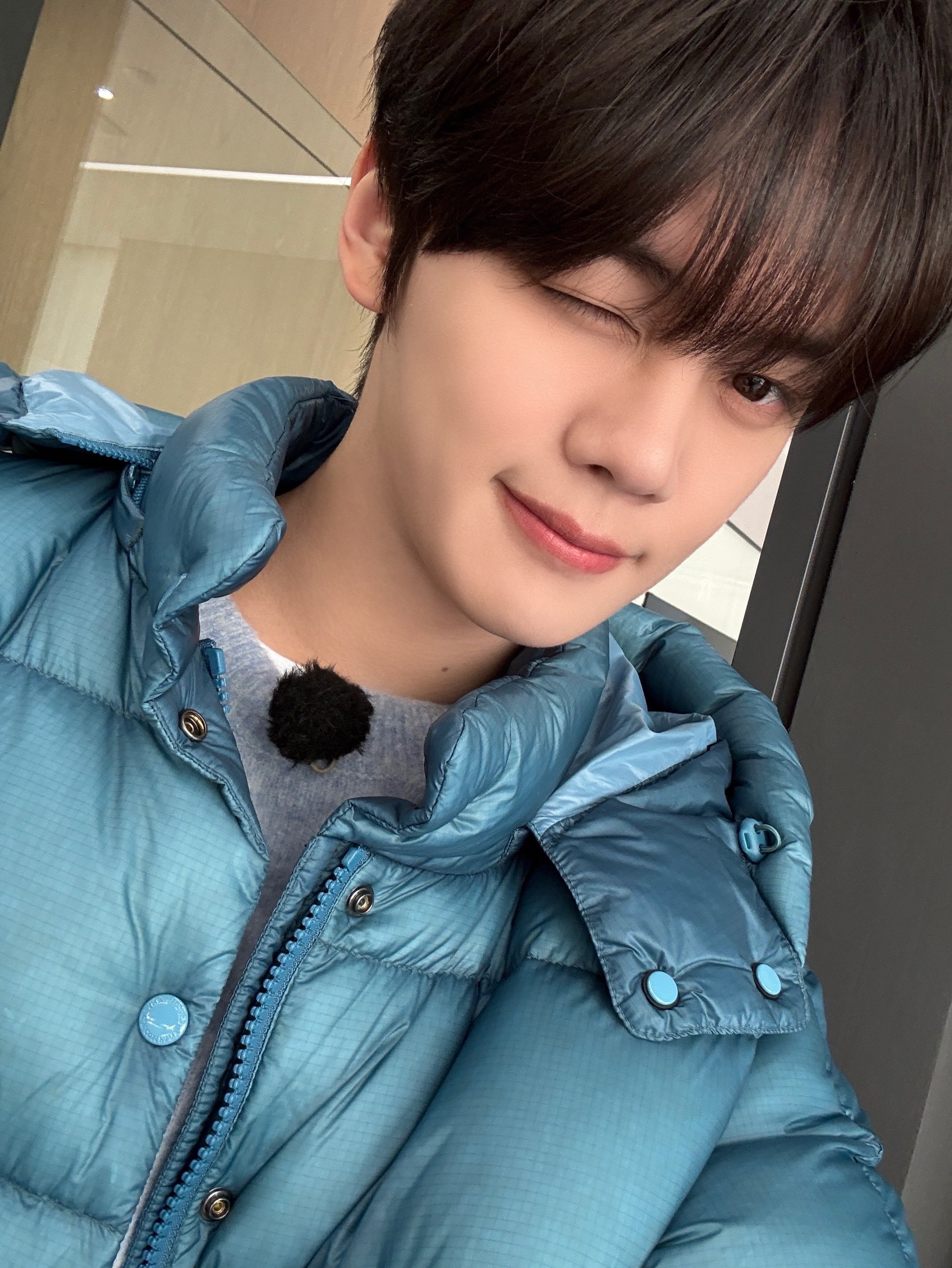 A moment captured by Kim Gyuvin's fan