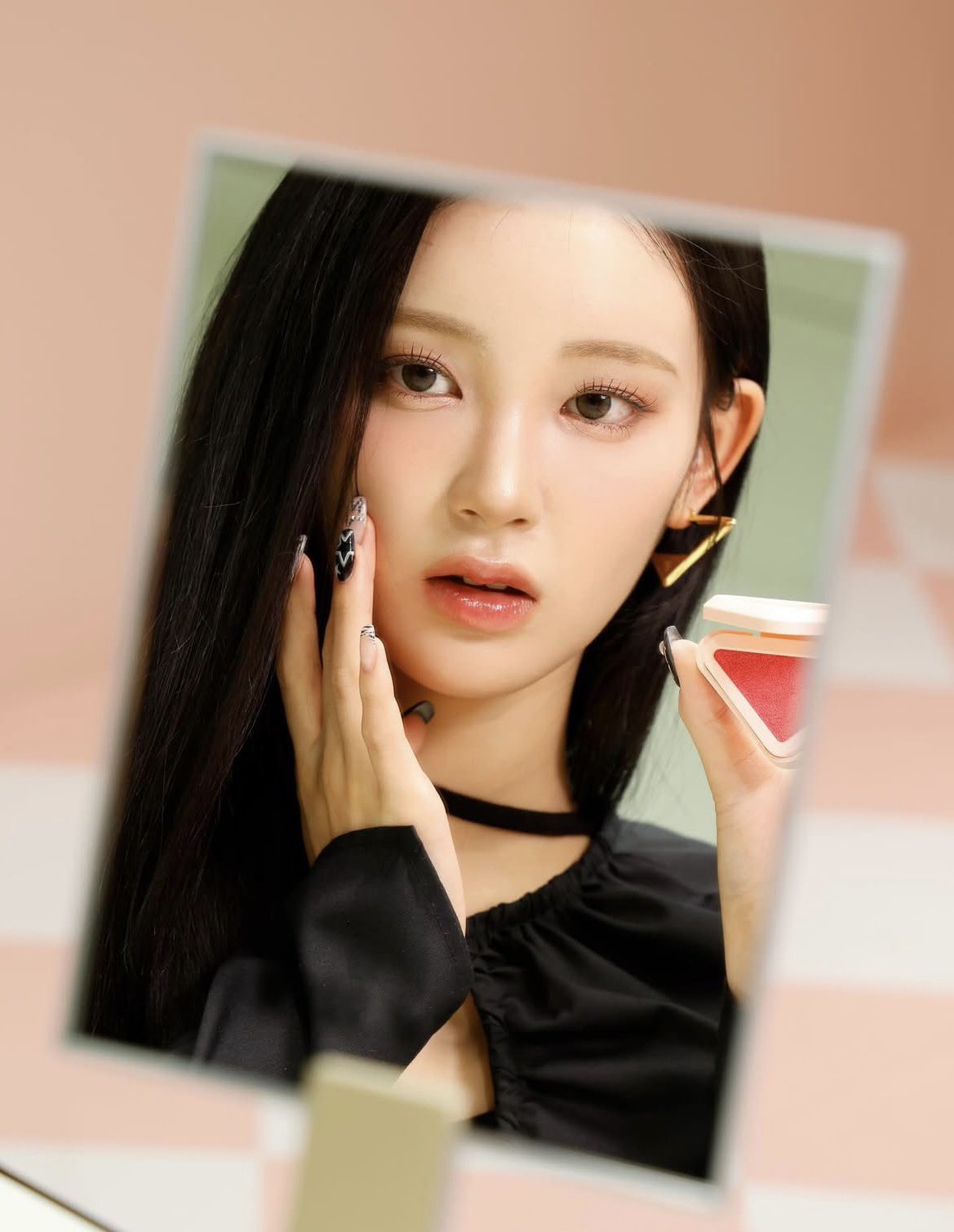 Recent activity shot of Sakurai Miu (ME:I)