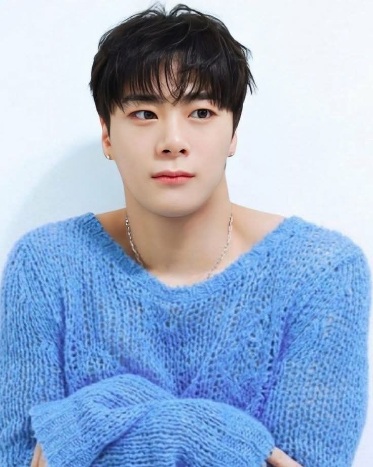 Latest photo of Moonbin (ASTRO)