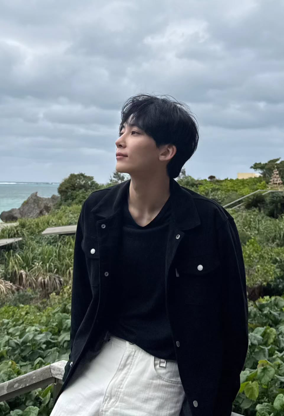 Latest photo of Jeonghan (SEVENTEEN)