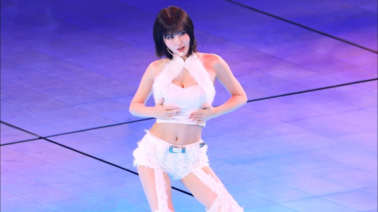 Momo (TWICE)的最新照片