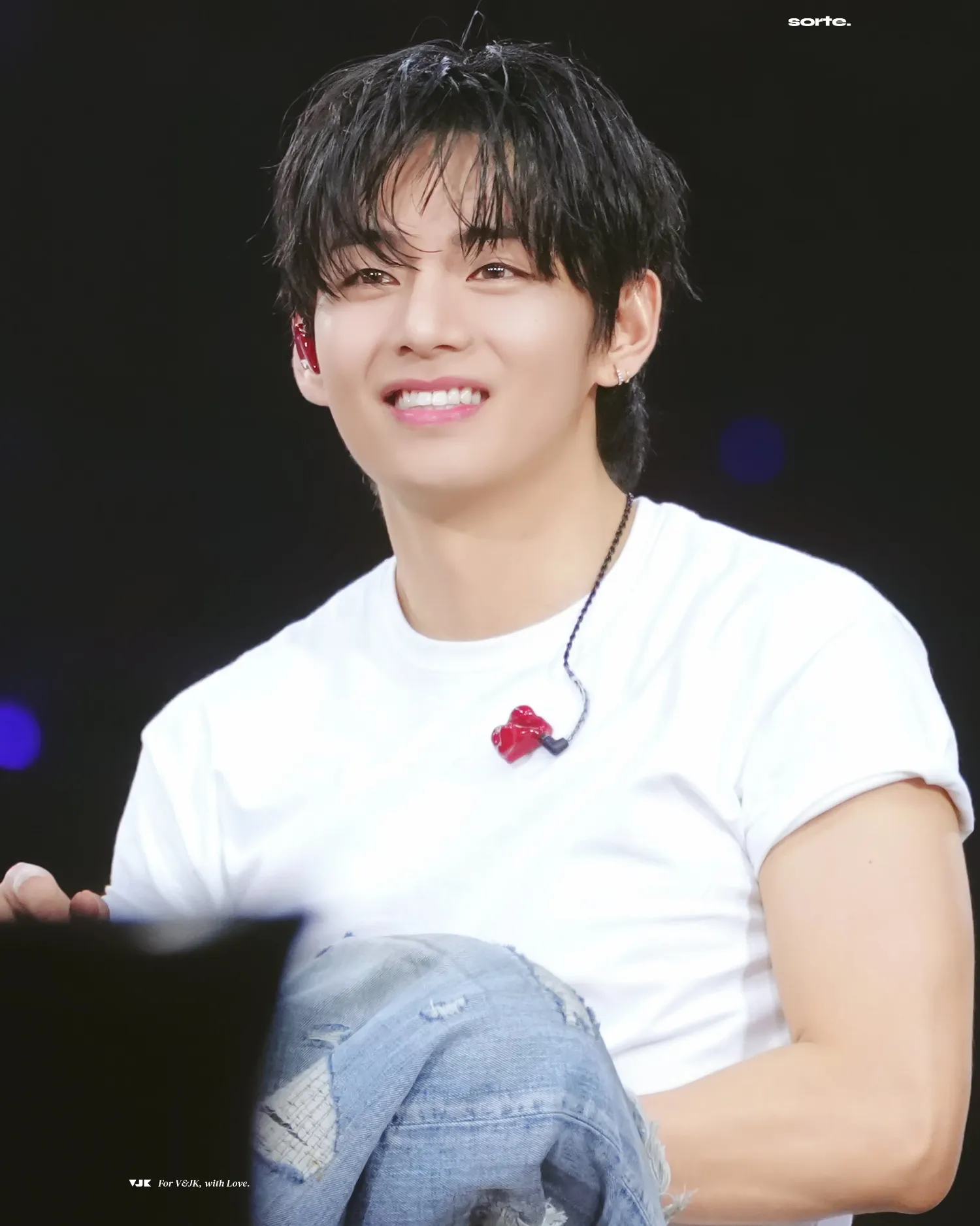 Behind-the-scenes cut of V (BTS)