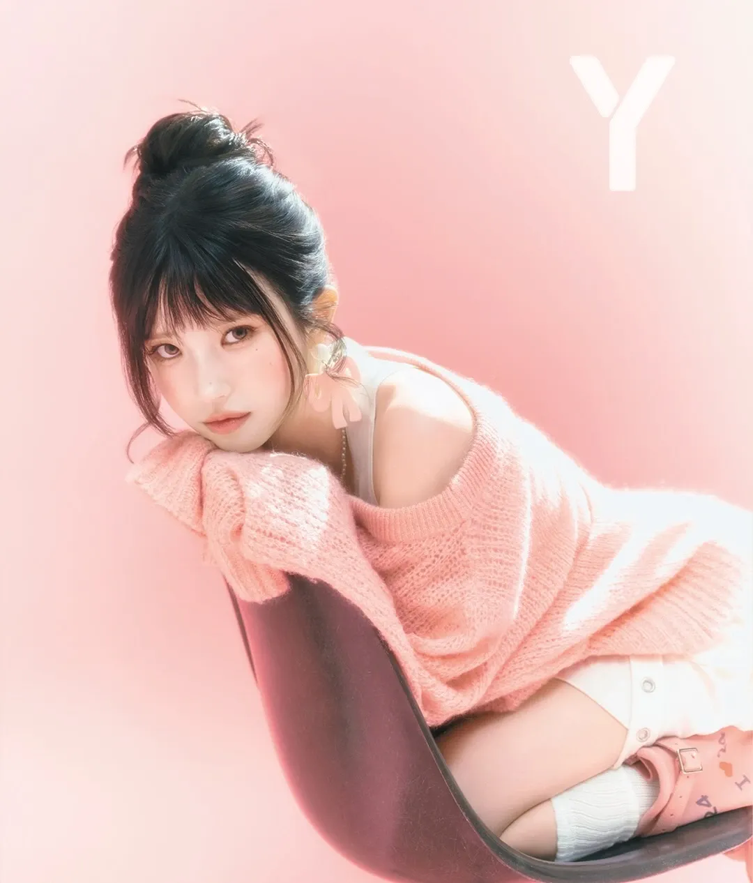 Behind-the-scenes cut of Song Hayoung (fromis_9)