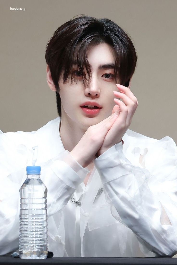 Behind-the-scenes cut of Sunghoon (ENHYPEN)