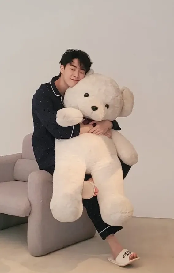 Behind-the-scenes cut of Moonbin (ASTRO)