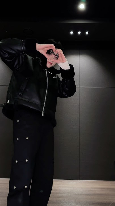 A moment captured by Sung Hanbin (ZEROBASEONE)'s fan