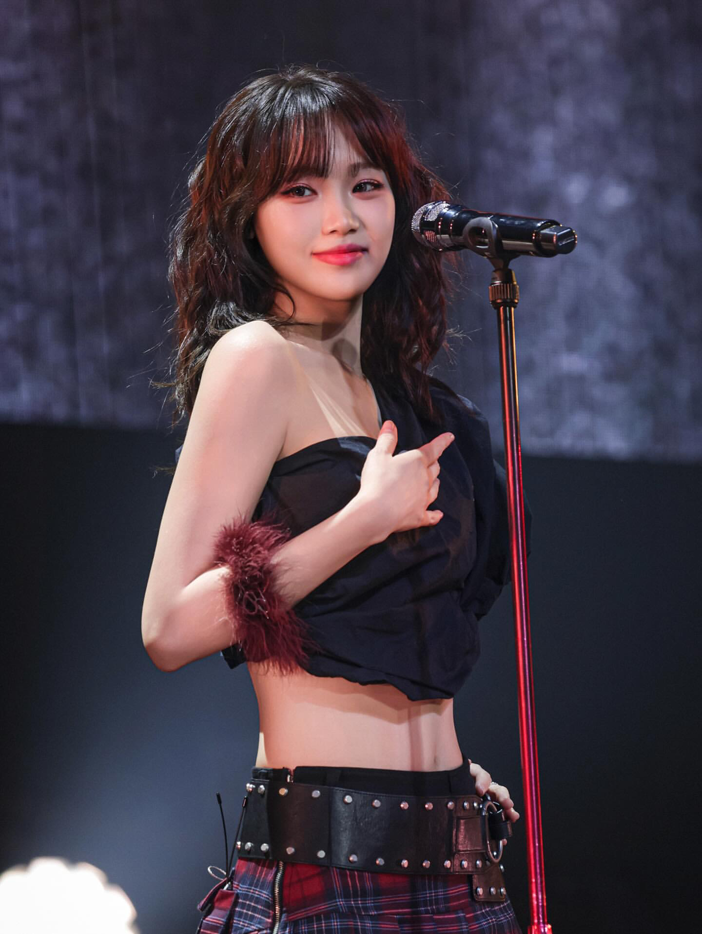 Latest photo of Kim Chaewon (LE SSERAFIM)