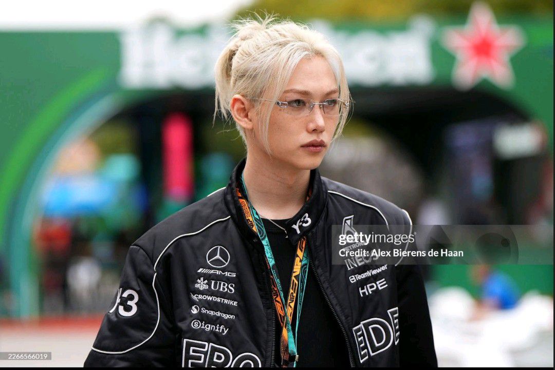 Latest photo of Felix (Stray Kids)