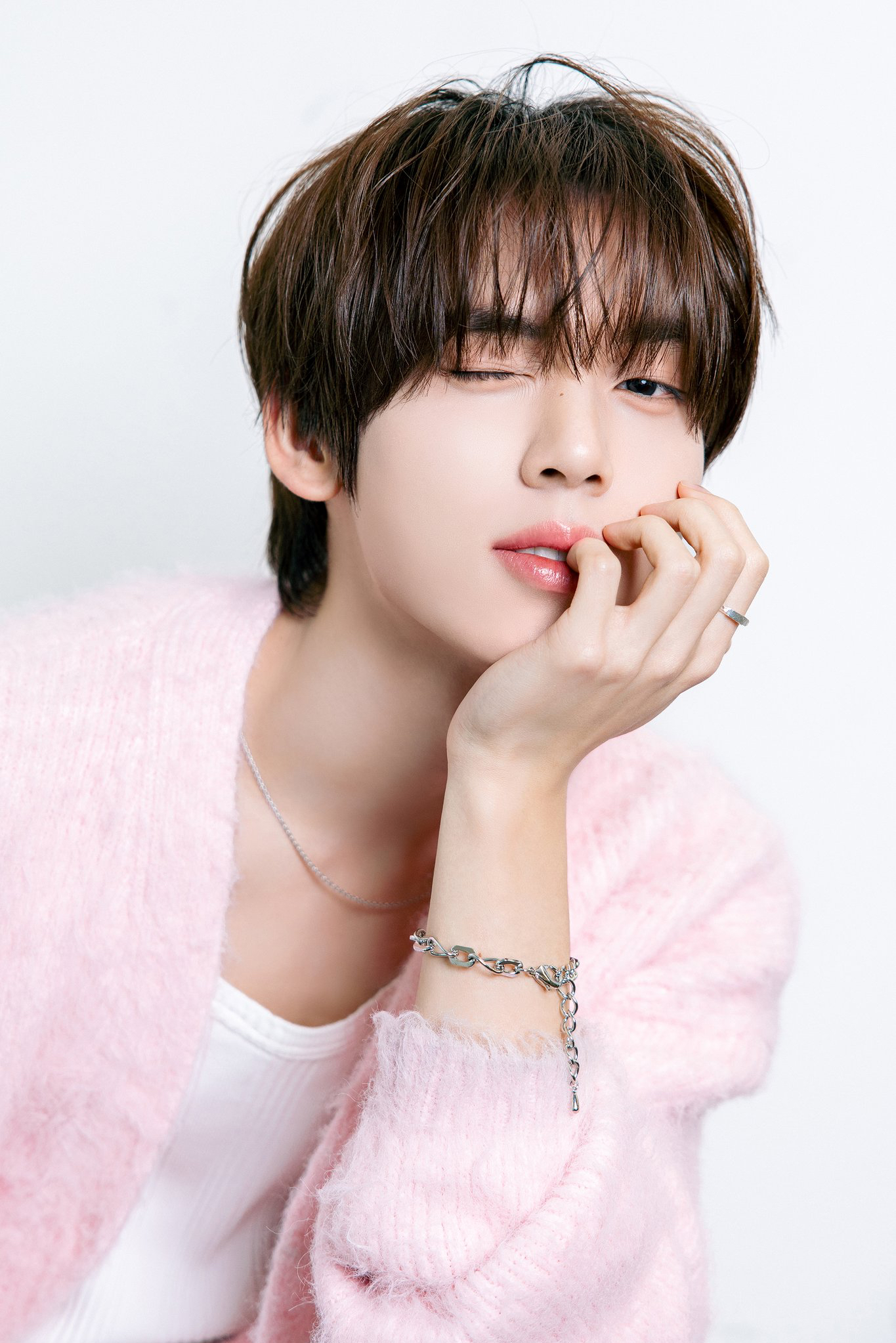 A moment captured by Han Yujin's fan