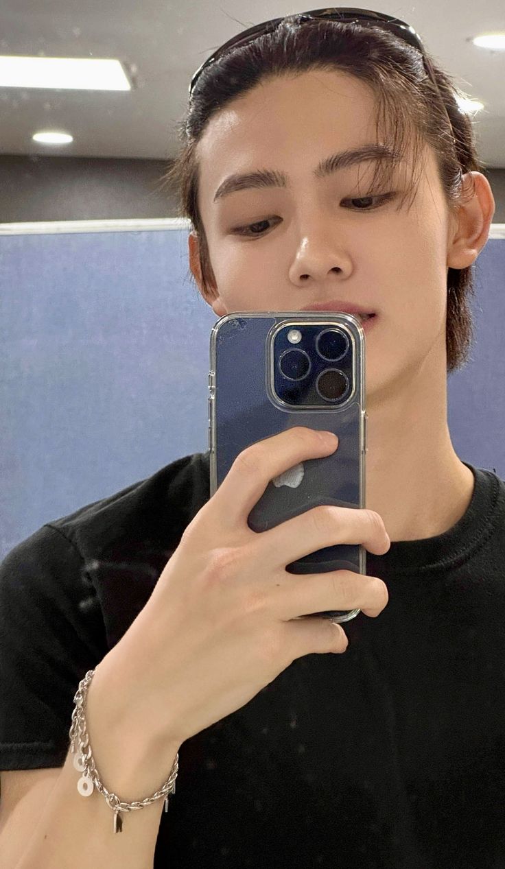 Fan-made special wallpaper for Seonghyeon (CORTIS)