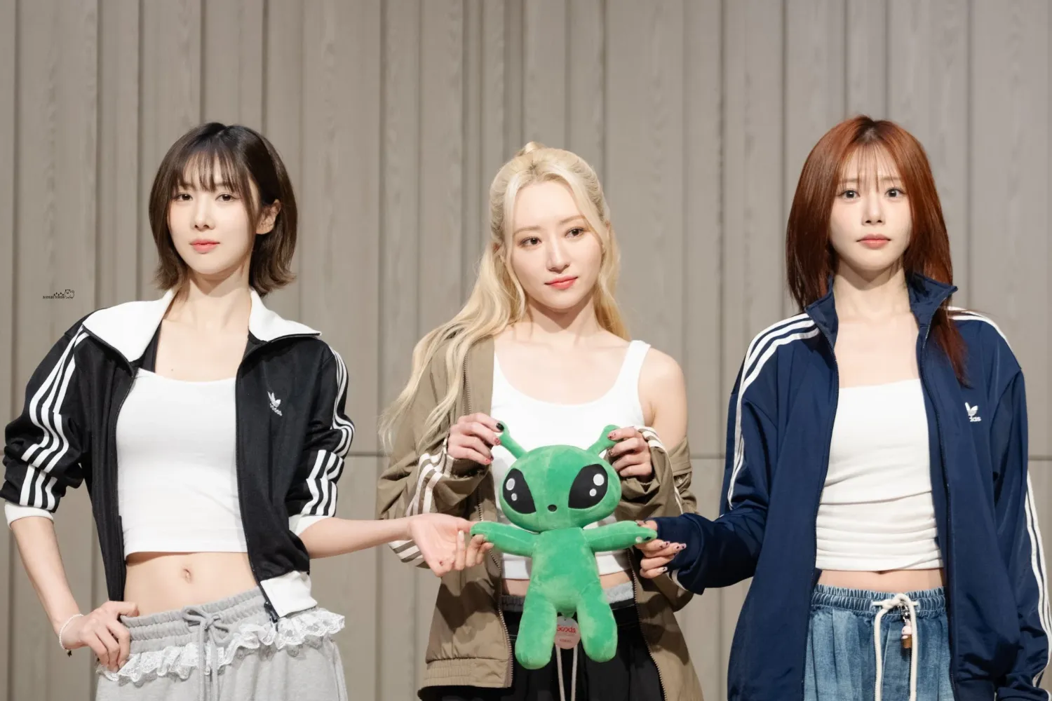Foto aktivitas terbaru DREAMCATCHER