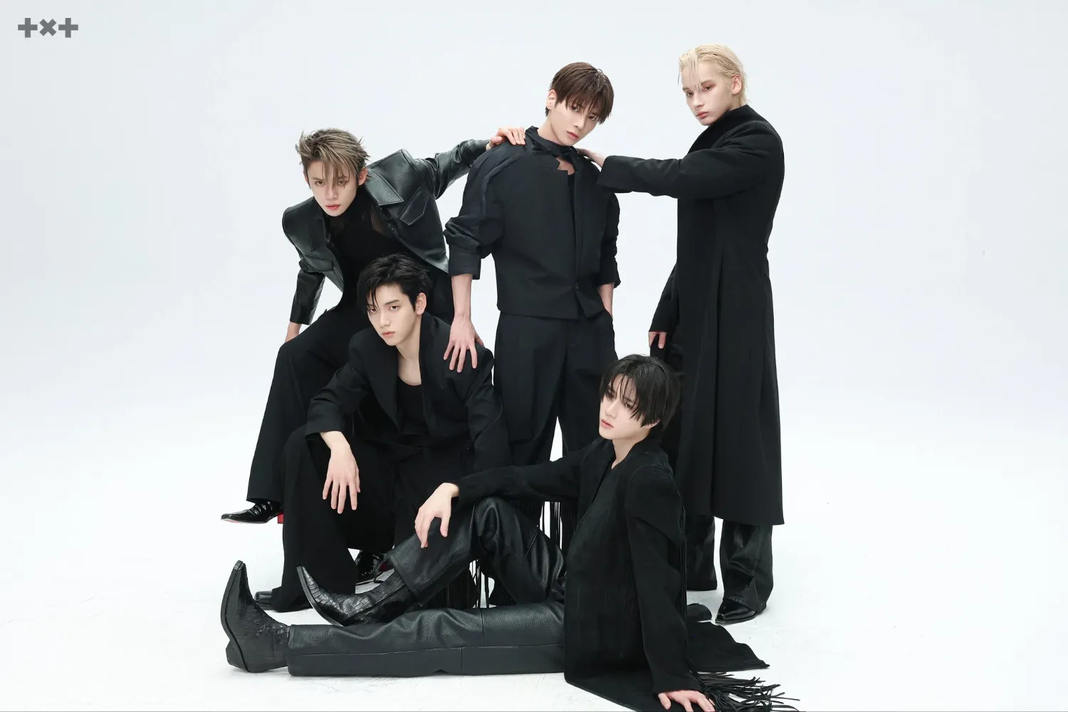 TOMORROW X TOGETHERの最近の活動写真