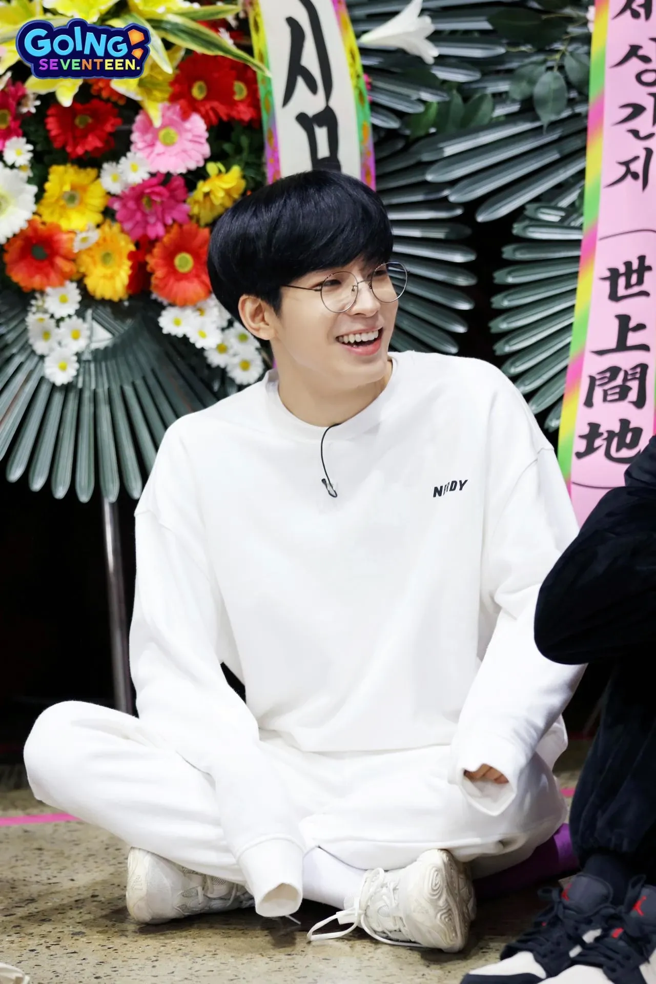 원우 (세븐틴)의 비하인드 컷