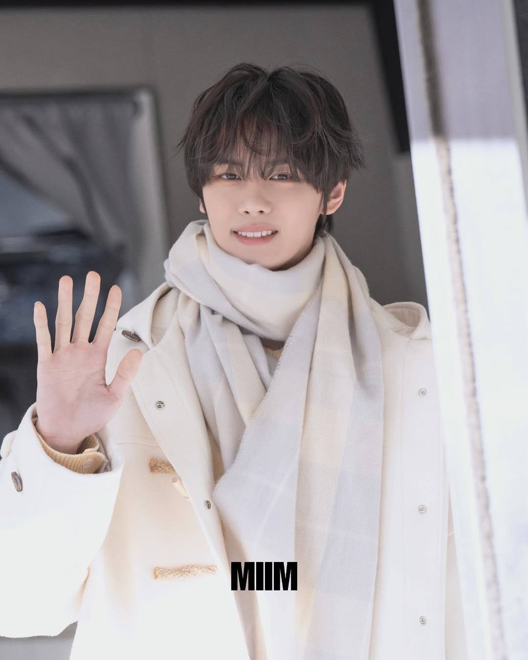 Recent activity shot of Kim Gyuvin (ZEROBASEONE)