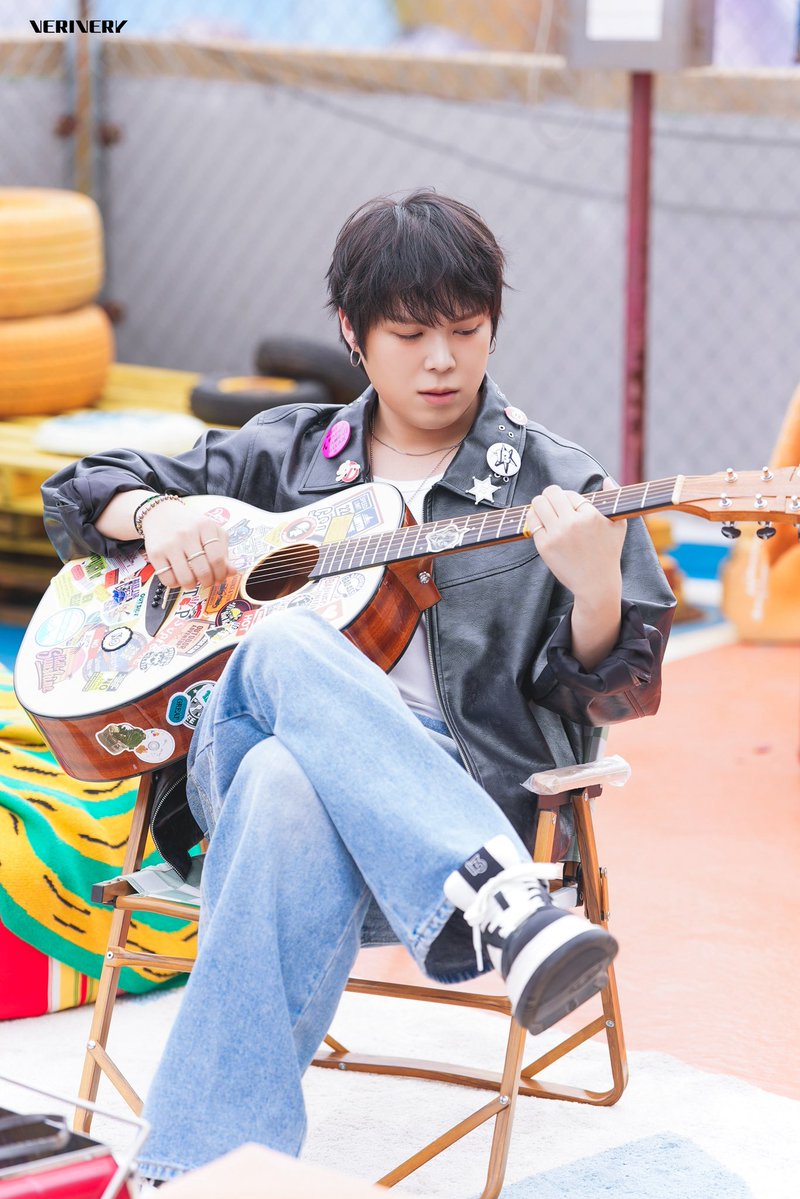 Behind-the-scenes cut of VERIVERY