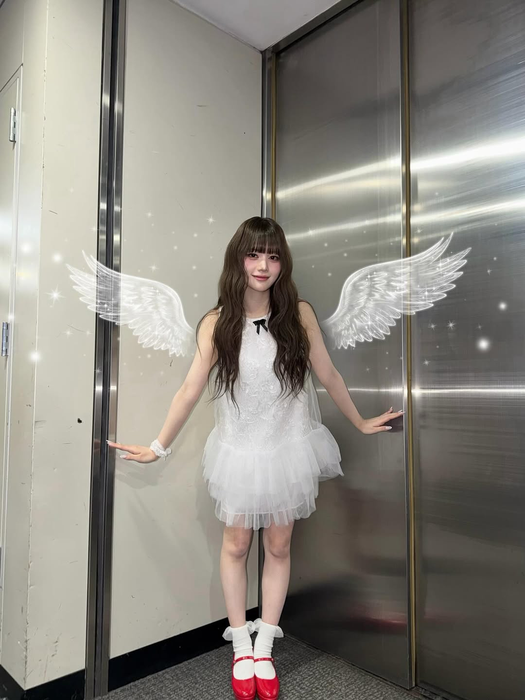 A moment captured by Serina (MADEIN)'s fan