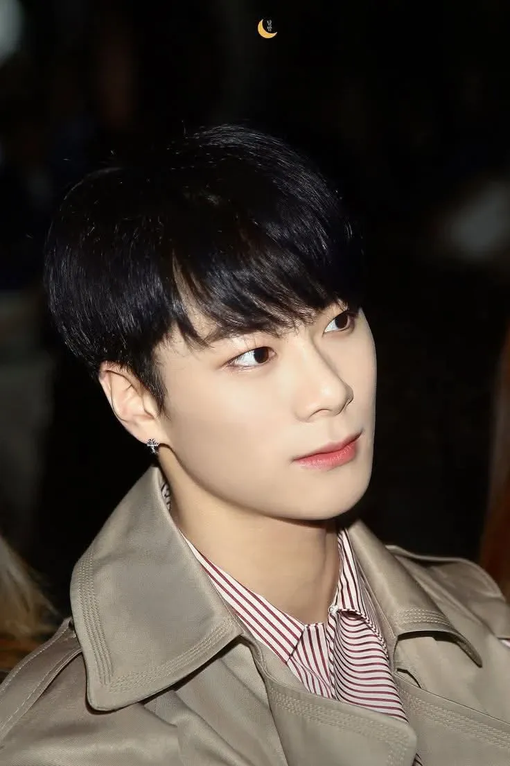 A moment captured by Moonbin (ASTRO)'s fan