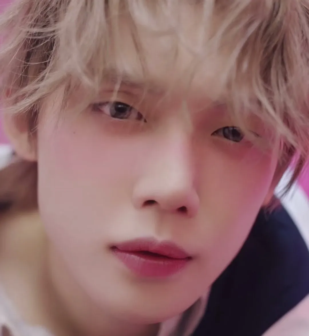 Foto aktivitas terbaru Yeonjun (TOMORROW X TOGETHER)