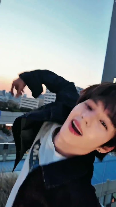 Behind-the-scenes cut of JL (AHOF)