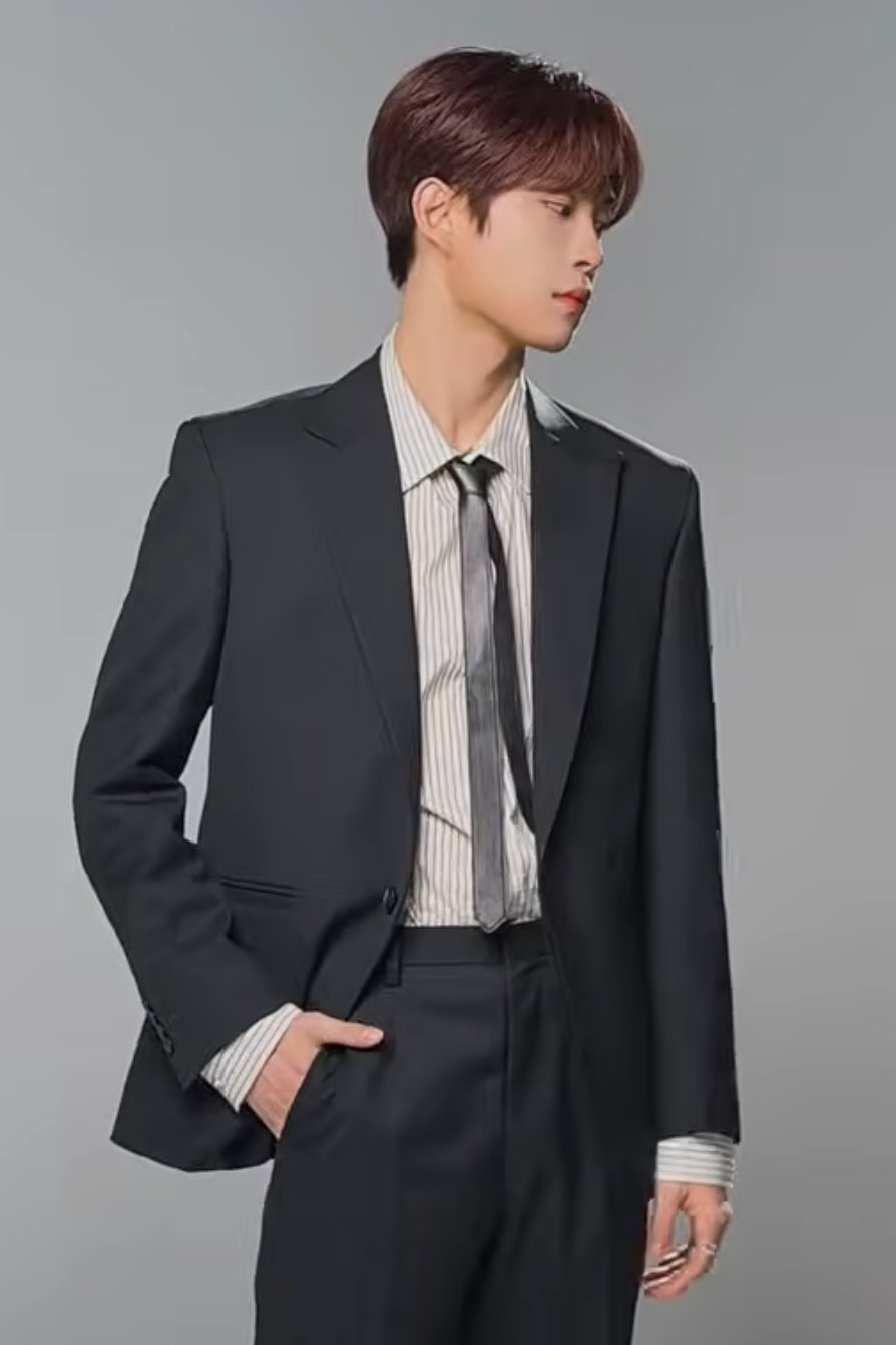 Latest photo of Kim Geonwoo (ALPHA DRIVE ONE)