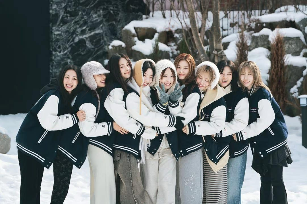 Today’s hot picks from the 사나 (TWICE) community