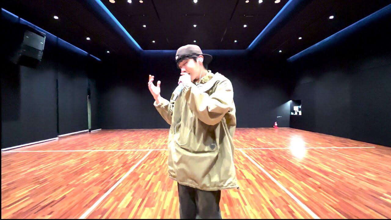 Momen yang diabadikan oleh penggemar j-hope (BTS)