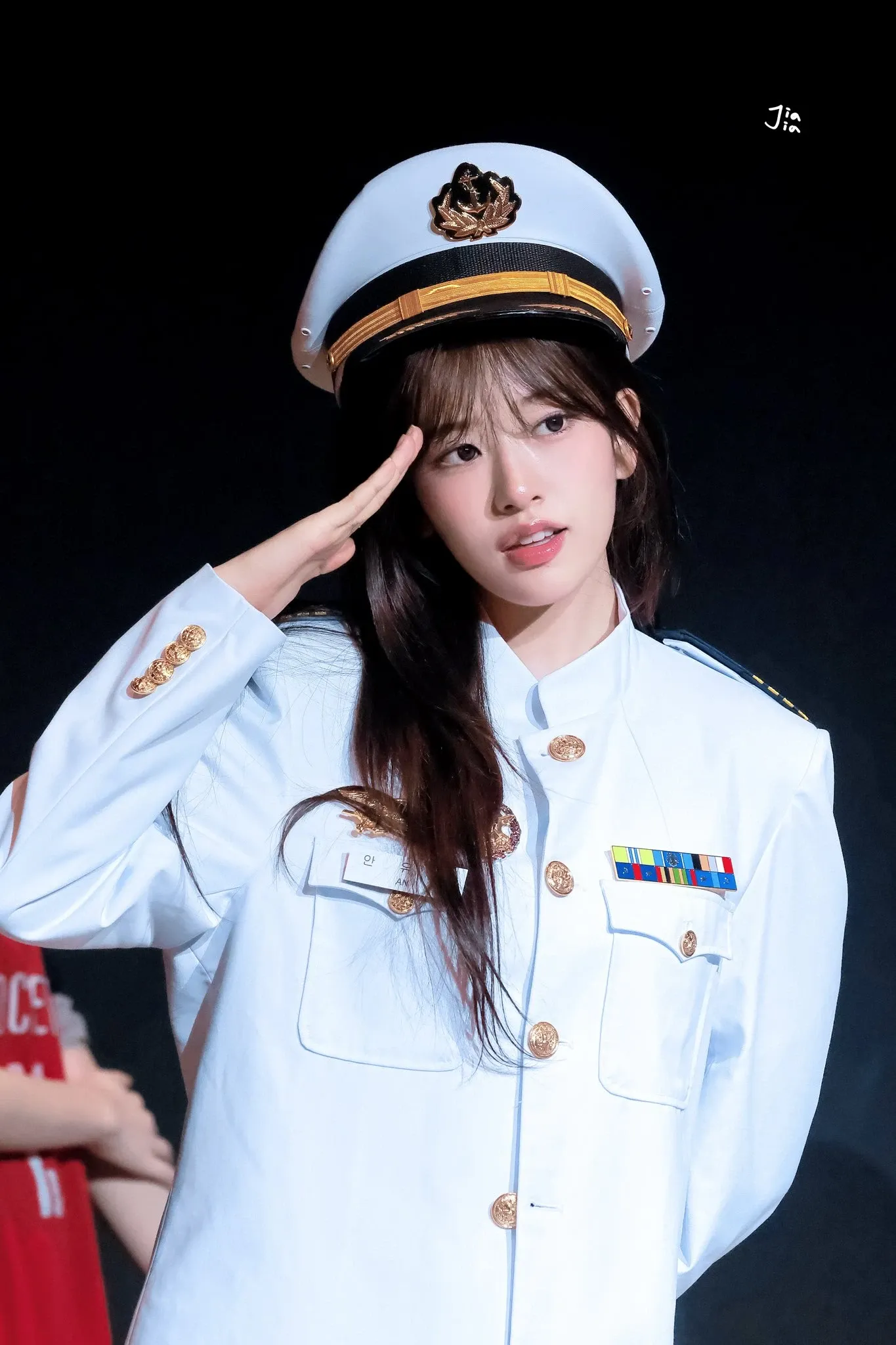 안유진 (IVE)의 비하인드 컷