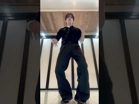 Behind-the-scenes cut of Sungyun (n.SSign)