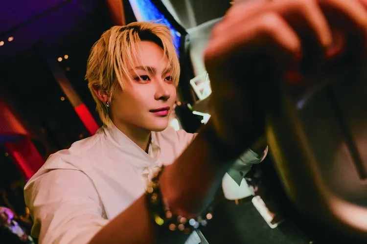 A moment captured by Nicholas (&TEAM)'s fan