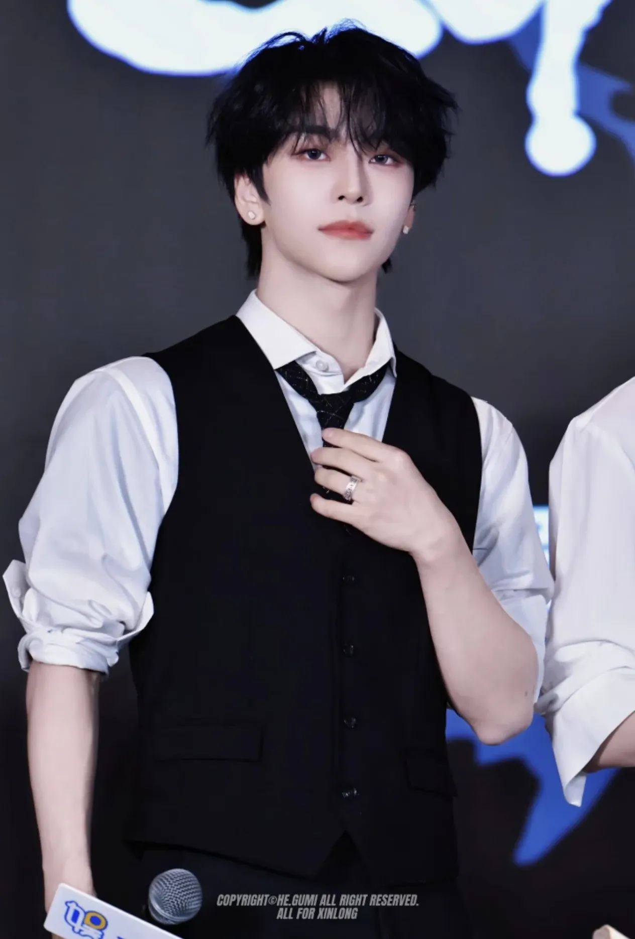 Behind-the-scenes cut of He Xinlong (ALPHA DRIVE ONE)