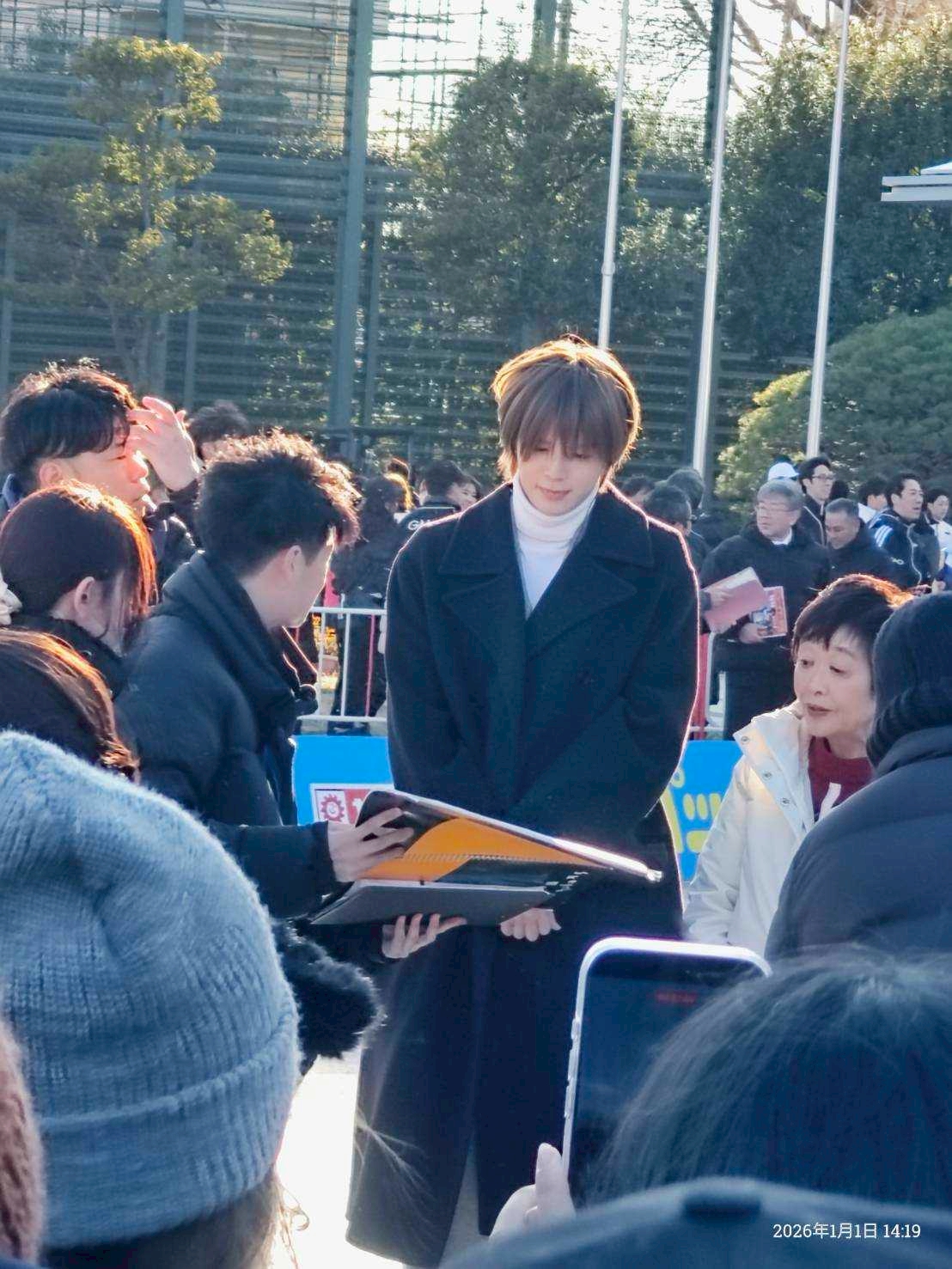 A moment captured by K (&TEAM)'s fan