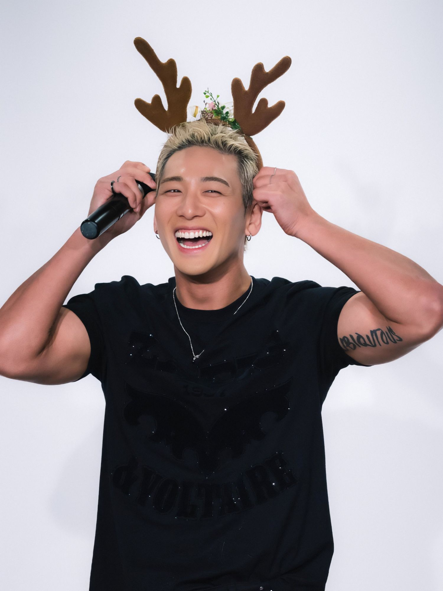 백호의 비하인드 컷