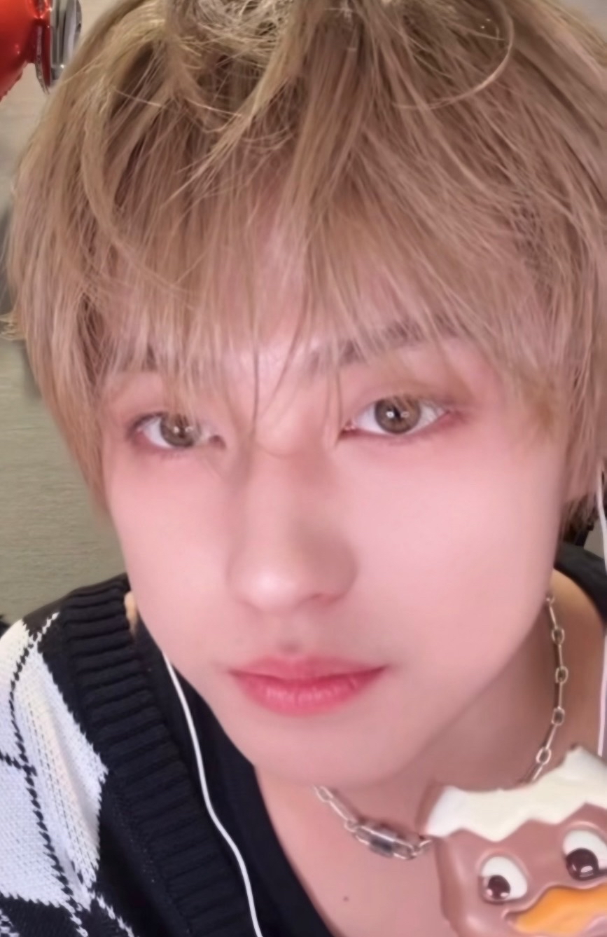 Behind-the-scenes cut of Taki (&TEAM)