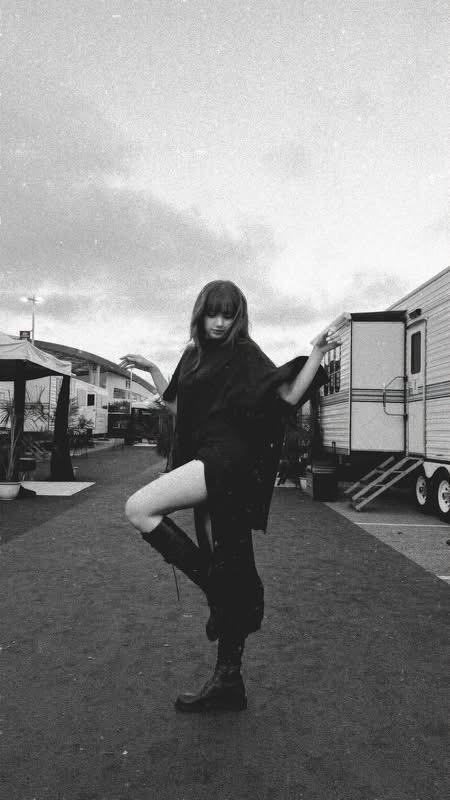 A moment captured by Lisa (BLACKPINK)'s fan