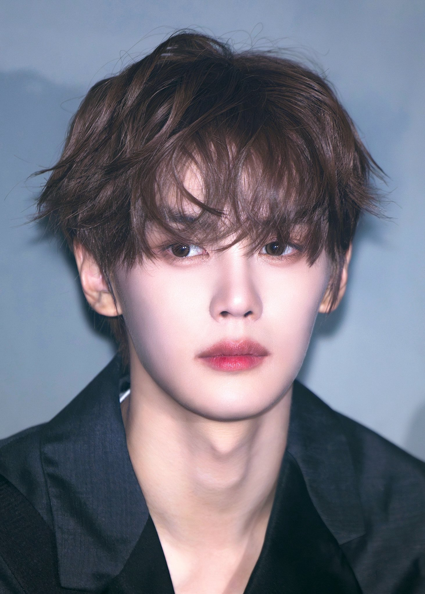 Behind-the-scenes cut of Kim Gyuvin