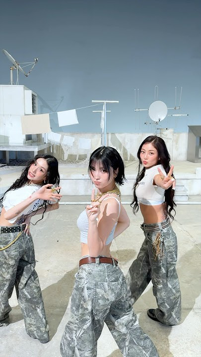 Today's most popular wallpaper in the TWICE community