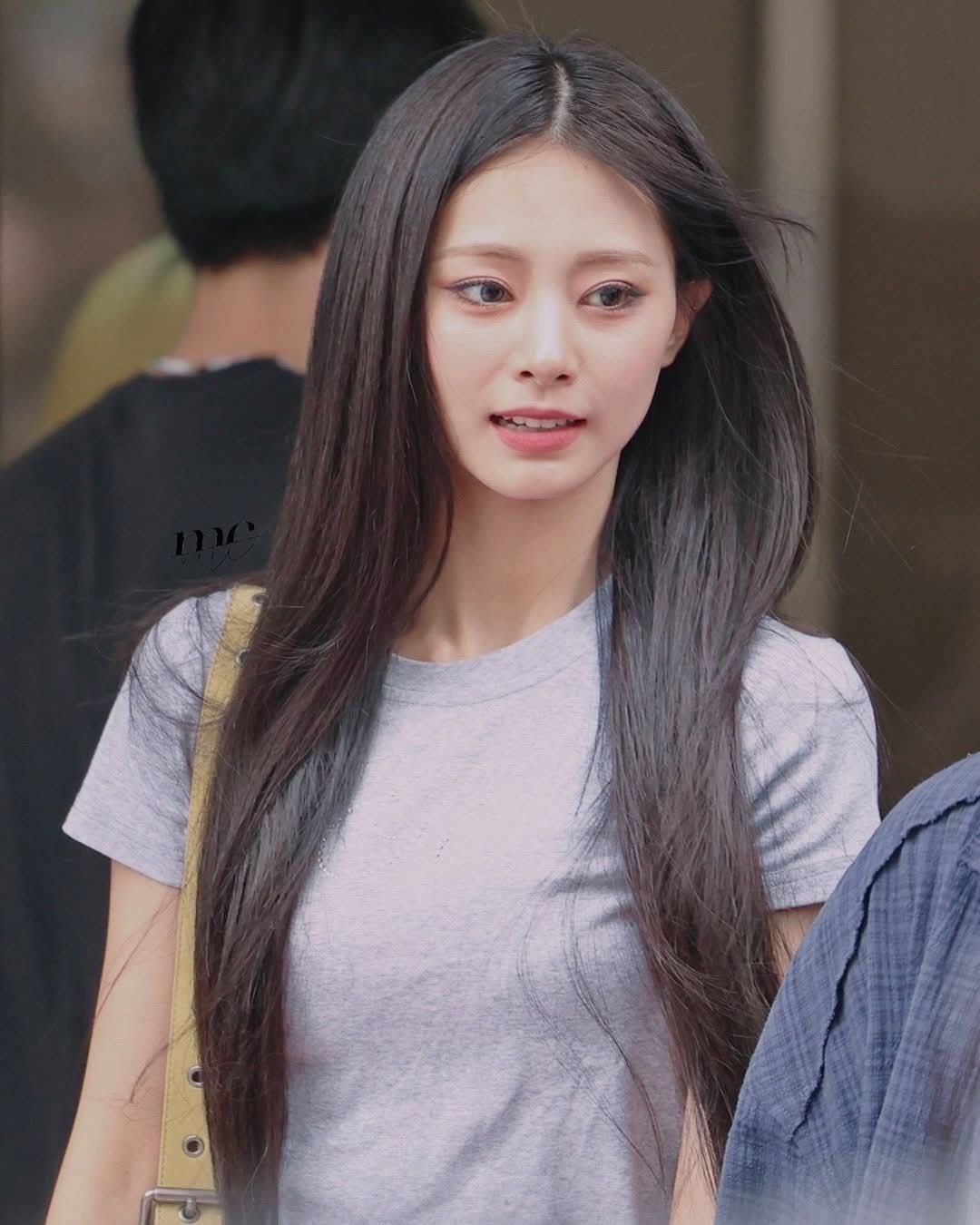 Behind-the-scenes cut of Tzuyu (TWICE)