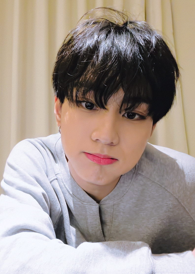 Behind-the-scenes cut of Jungwon (ENHYPEN)