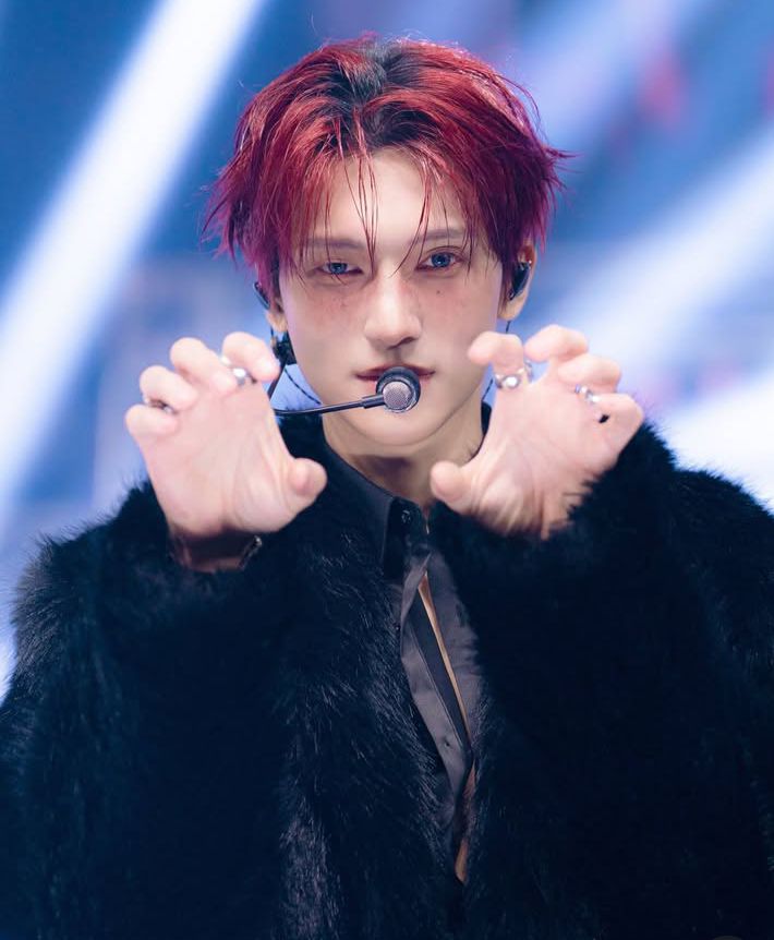 友榮 (ATEEZ)的最新照片