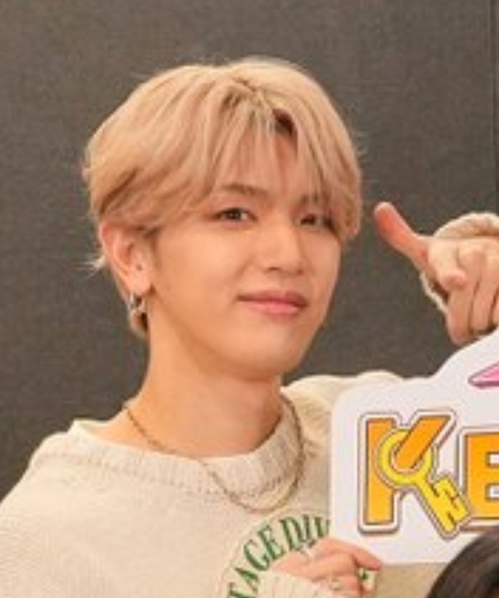 高塚大夢 (INI)的最新活动照片