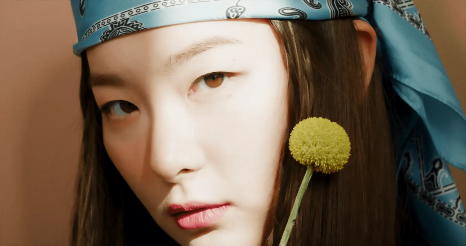 Behind-the-scenes cut of Seulgi (Red Velvet)