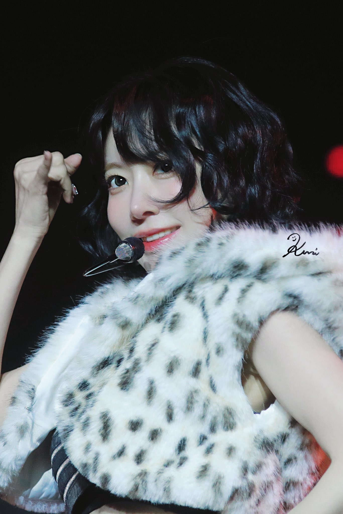 Behind-the-scenes cut of Sakura (LE SSERAFIM)