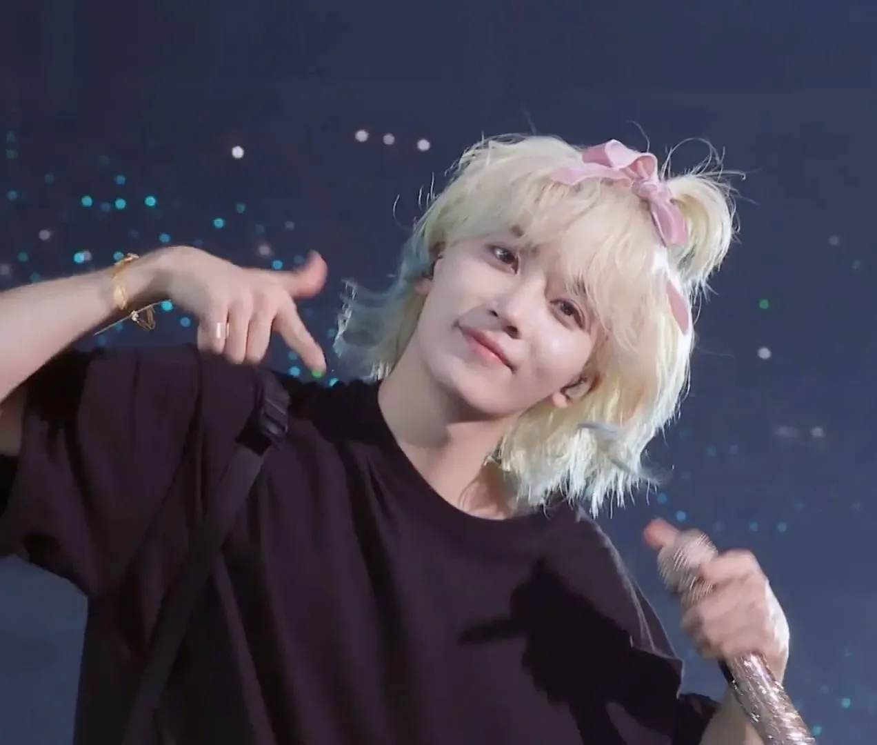 A moment captured by Jeonghan (SEVENTEEN)'s fan
