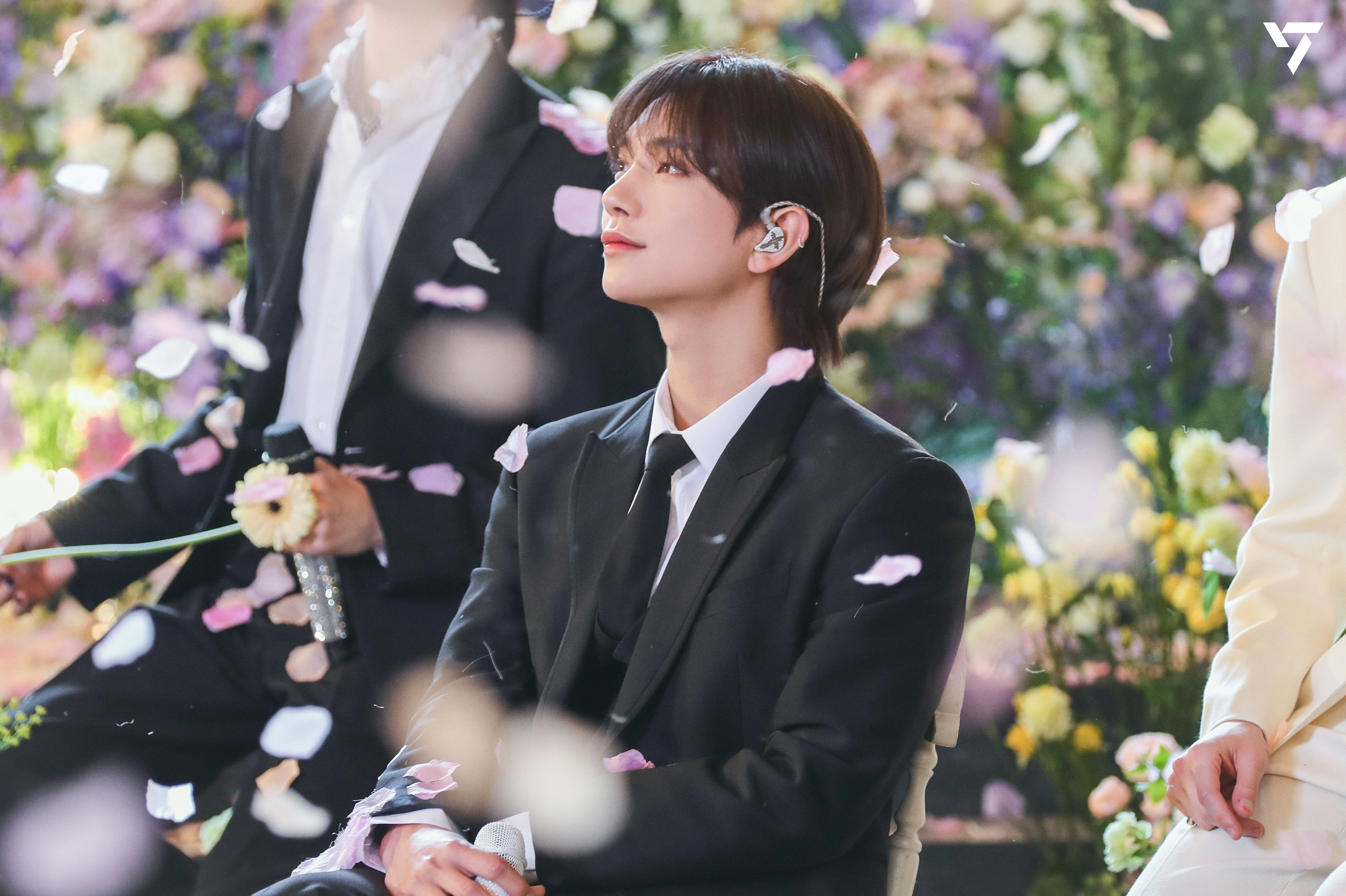 Behind-the-scenes cut of Joshua (SEVENTEEN)