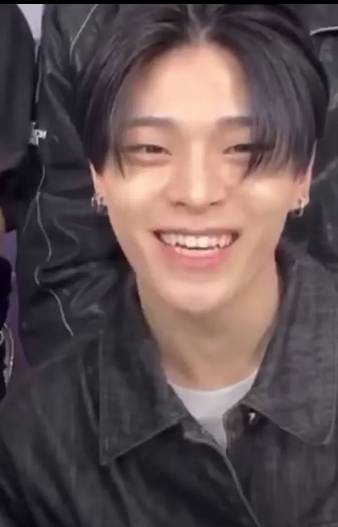 Recent activity shot of Kim Junmin (WHIB)