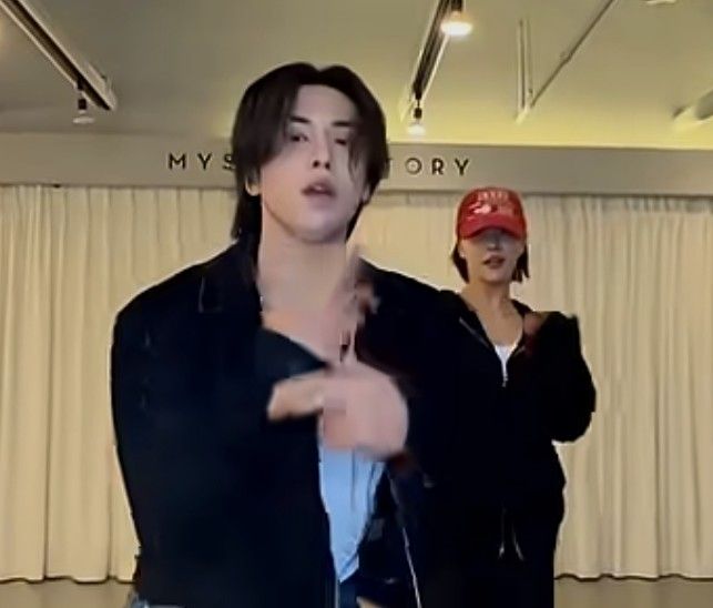 A moment captured by Rocky's fan